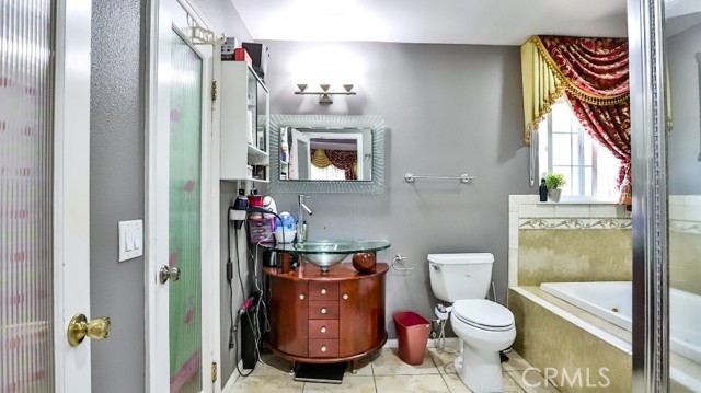 17230 San Lorenzo Circle, Fountain Valley CA: https://media.crmls.org/medias/f4ae505a-ecb3-452e-bbaa-f4b7f83112c2.jpg