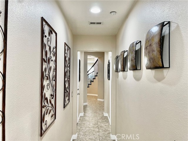 Detail Gallery Image 14 of 57 For 8004 Palm View Ln, Riverside,  CA 92508 - 6 Beds | 4/1 Baths