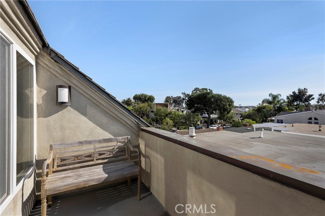 Detail Gallery Image 12 of 15 For 517 Larkspur #2,  Corona Del Mar,  CA 92625 - 2 Beds | 2/1 Baths