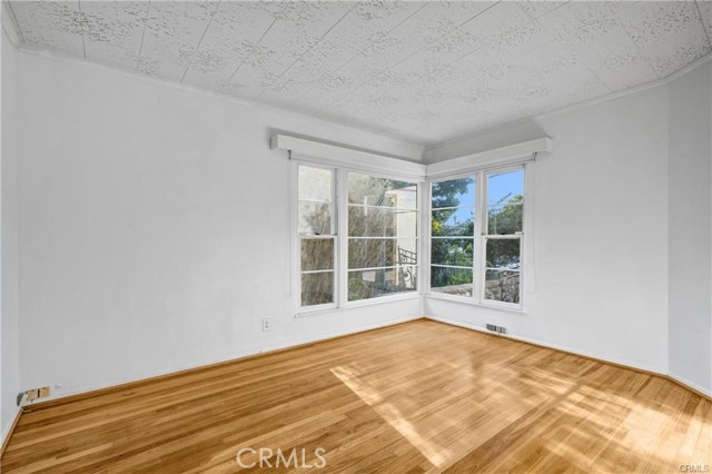 Detail Gallery Image 13 of 24 For 2007 Glenneyre St, Laguna Beach,  CA 92651 - 2 Beds | 2 Baths