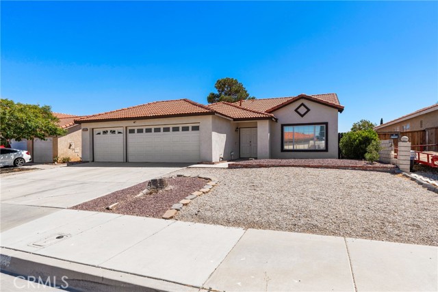 Detail Gallery Image 2 of 12 For 14579 Lilac Rd, Adelanto,  CA 92301 - 4 Beds | 2 Baths