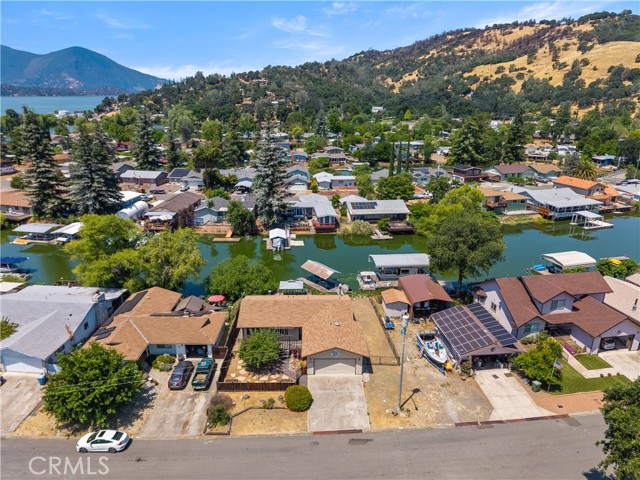 12855 Island Circle, Clearlake Oaks CA: https://media.crmls.org/medias/f4af3c36-386e-4179-a980-6d86d992cac9.jpg