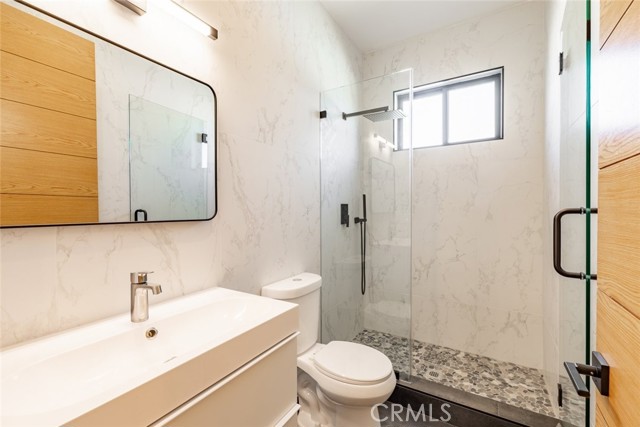 5805 Bucknell Avenue, Valley Village CA: https://media.crmls.org/medias/f4b12c25-9690-4969-bfb9-863ca5feb8ea.jpg
