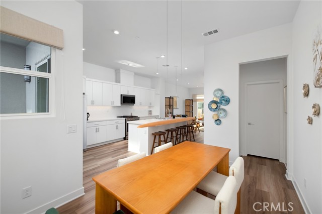 Detail Gallery Image 12 of 29 For 1410 S Urbana, Anaheim,  CA 92805 - 4 Beds | 3/1 Baths