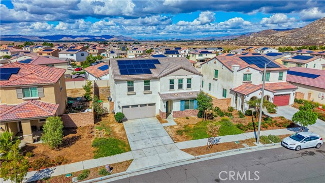 Detail Gallery Image 2 of 44 For 574 Feeder, Hemet,  CA 92543 - 4 Beds | 2/1 Baths