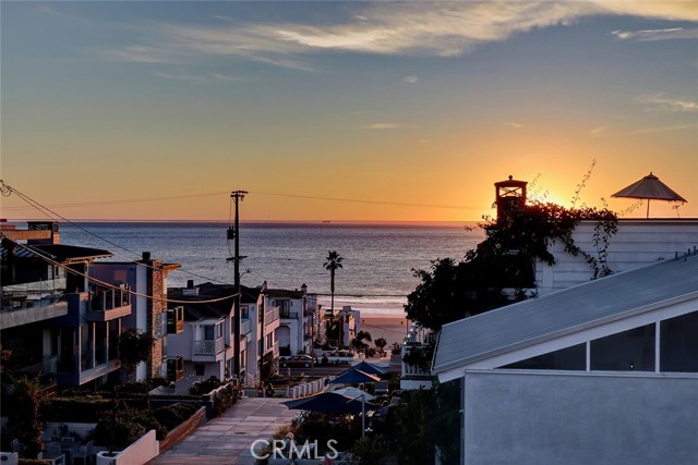 301 2nd Street, Manhattan Beach, California 90266, 3 Bedrooms Bedrooms, ,3 BathroomsBathrooms,Residential,Sold,2nd,SB22006124