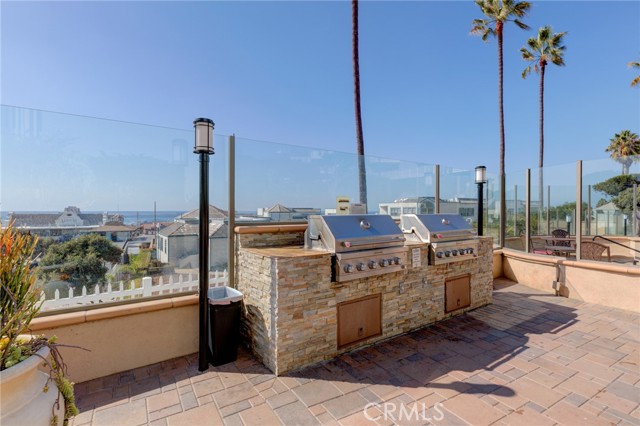 640 The Village, Redondo Beach, California 90277, 1 Bedroom Bedrooms, ,1 BathroomBathrooms,Residential,Sold,The Village,SB23029305