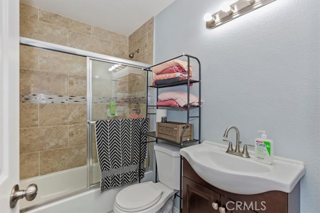 Detail Gallery Image 11 of 18 For 18367 Pearmain St, Adelanto,  CA 92301 - 3 Beds | 2 Baths