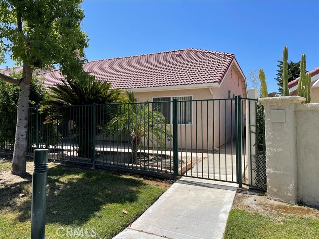 829 Rubi Court, San Jacinto CA: https://media.crmls.org/medias/f4b32c7a-fbf4-4365-8d4e-5b61180dae52.jpg