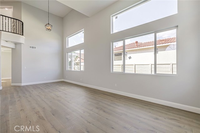 MLS #SR25222094 image #8