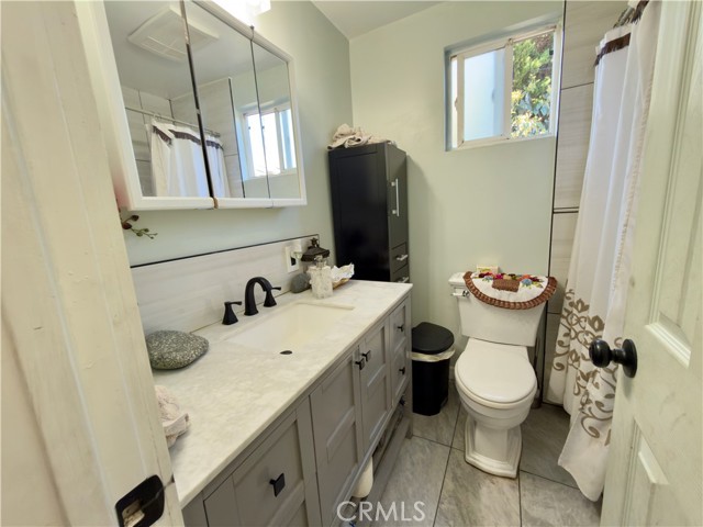 Detail Gallery Image 8 of 14 For 4061 W 101st, Inglewood,  CA 90304 - 3 Beds | 2 Baths