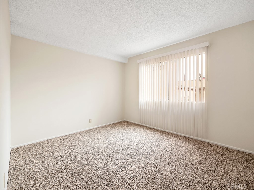 851 E 9th Street 205