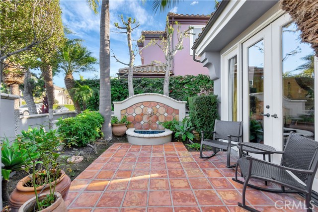 Detail Gallery Image 3 of 63 For 6392 Doral Dr, Huntington Beach,  CA 92648 - 3 Beds | 3/1 Baths