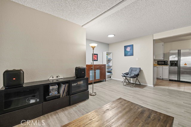 Detail Gallery Image 3 of 34 For 2040 W Avenue J13 #3,  Lancaster,  CA 93536 - 3 Beds | 2 Baths