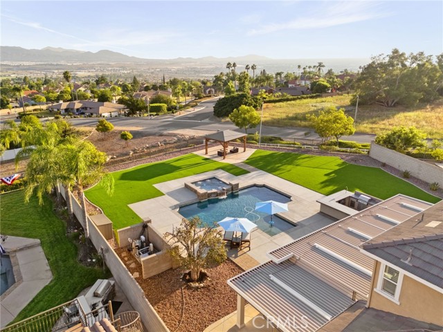 Detail Gallery Image 32 of 39 For 28929 Davis, Highland,  CA 92346 - 4 Beds | 2/1 Baths