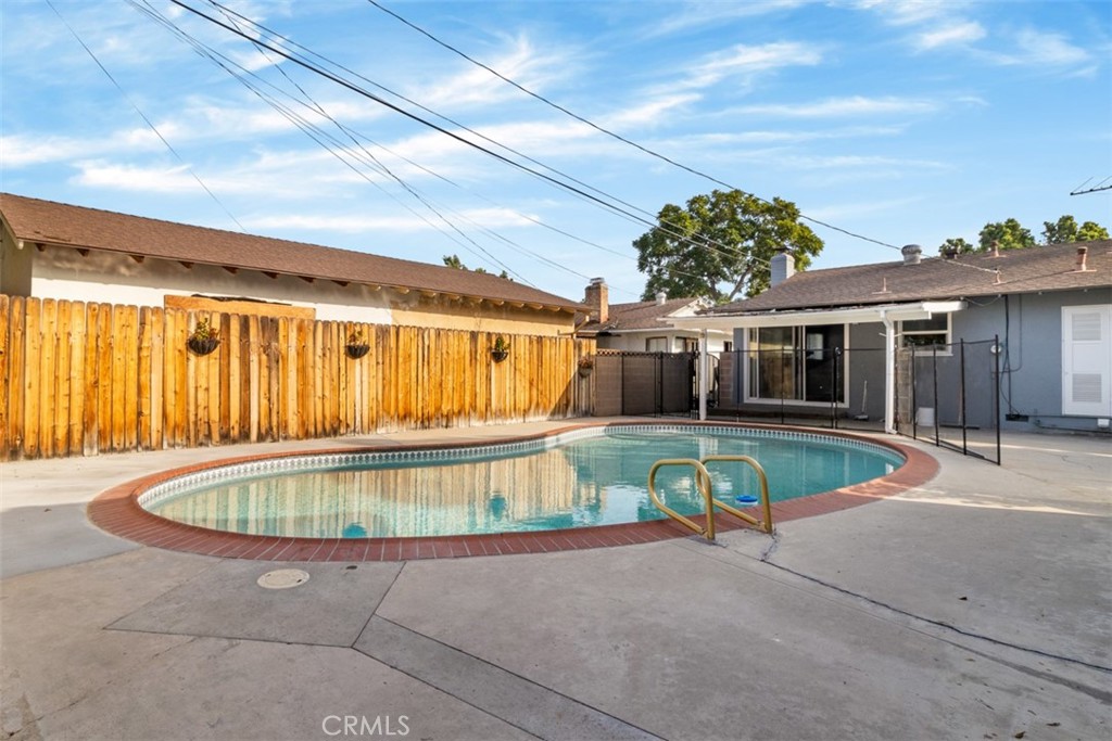 3157 W Lindacita Lane