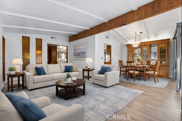 Front Image Thumbnail for CROC25247591