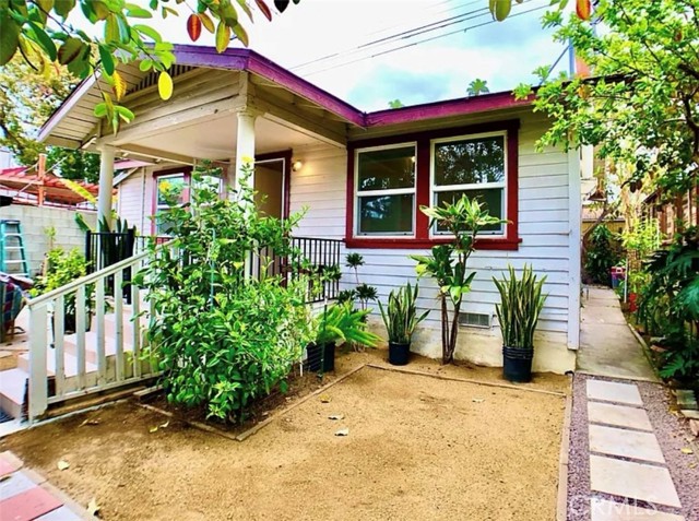 Detail Gallery Image 11 of 19 For 3937 Revere, Los Angeles,  CA 90039 - 4 Beds | 2 Baths