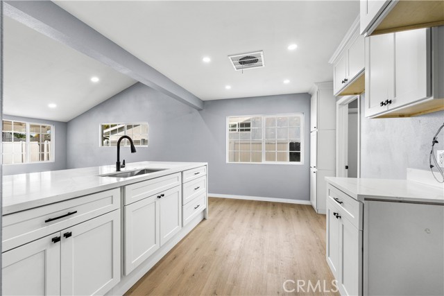 Detail Gallery Image 10 of 22 For 5651 Radford, Valley Village,  CA 91607 - 3 Beds | 2 Baths