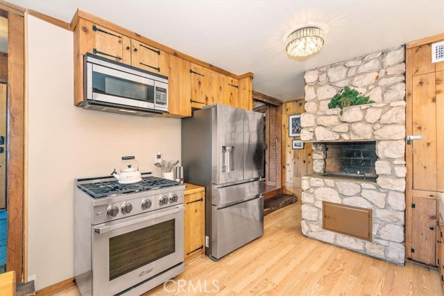 Detail Gallery Image 21 of 44 For 42882 Encino Rd, Big Bear Lake,  CA 92315 - 3 Beds | 1 Baths