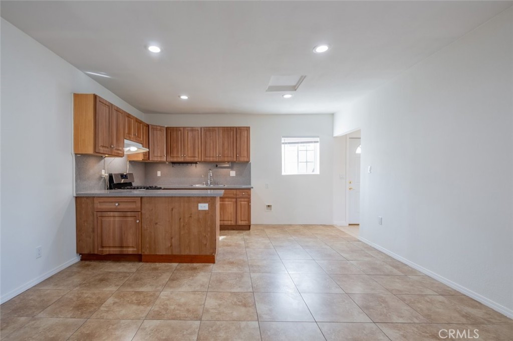 F4B8792C E255 4342 Bd49 Ddcaee34Db3A 10407 Mcclemont Avenue, Tujunga, Ca 91042 &Lt;Span Style='BackgroundColor:transparent;Padding:0Px;'&Gt; &Lt;Small&Gt; &Lt;I&Gt; &Lt;/I&Gt; &Lt;/Small&Gt;&Lt;/Span&Gt;