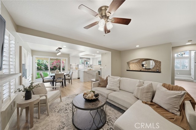 17350 Summer Oak Pl, Yorba Linda CA: https://media.crmls.org/medias/f4b89c78-f4e5-4be4-a018-8befd630db81.jpg