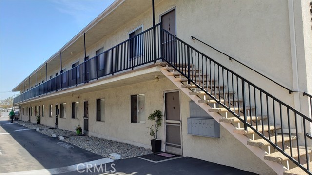Detail Gallery Image 1 of 8 For 325 W Carson St #11,  Carson,  CA 90745 - 2 Beds | 1 Baths