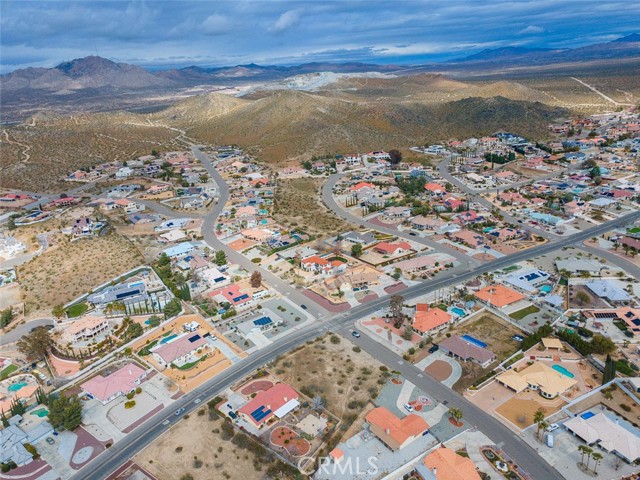 Detail Gallery Image 10 of 27 For 16499 Kamana Rd, Apple Valley,  CA 92307 - – Beds | – Baths