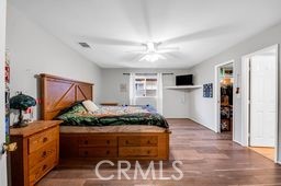 https://media.crmls.org/medias/f4b95f02-2e40-4d23-9434-80d0f67fb9b2.jpg?preset=X-Large