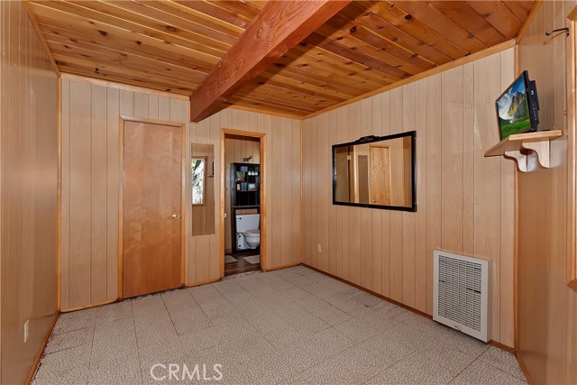 Detail Gallery Image 11 of 29 For 33094 Robin Ln, Running Springs,  CA 92382 - 2 Beds | 2 Baths