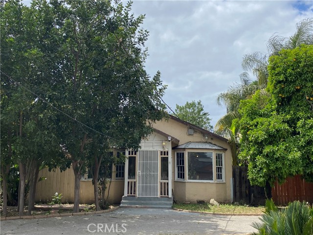 9019 Noble Avenue, Los Angeles CA: https://media.crmls.org/medias/f4b98c82-e37d-4e0b-9dc9-b980efbbec0f.jpg