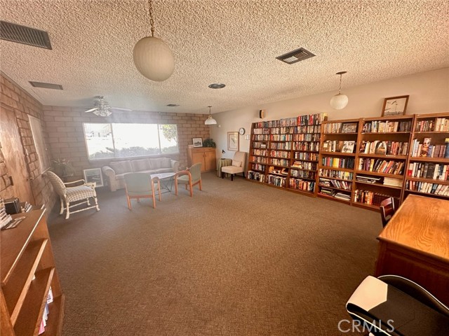 11401 Topanga, Chatsworth CA: https://media.crmls.org/medias/f4b99443-f71d-44cb-8e8f-455fce818e11.jpg
