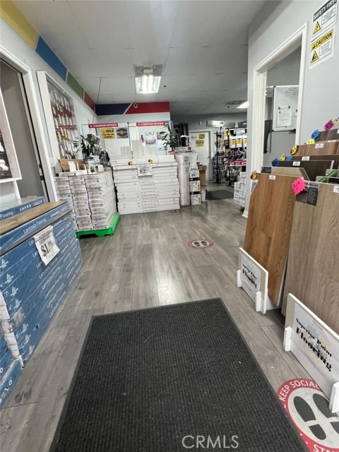 0, Riverside CA: https://media.crmls.org/medias/f4b9a8e1-1261-4afd-a2d3-57d9511fe8d7.jpg