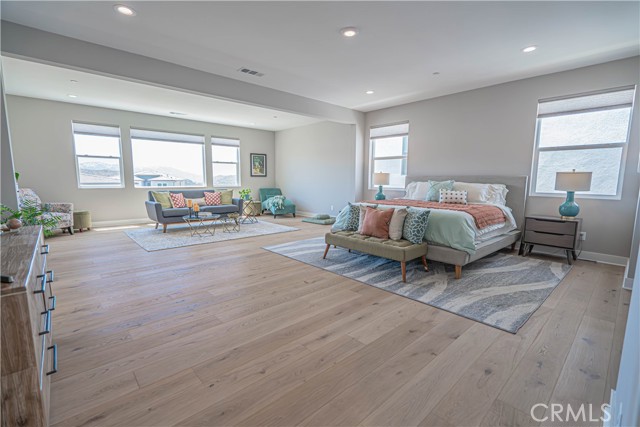 27871 Screenplay Place, Valencia CA: https://media.crmls.org/medias/f4b9e887-bab7-4b8d-9f75-bd0e0003a846.jpg