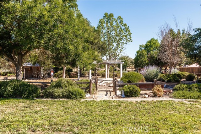 Detail Gallery Image 10 of 22 For 8210 Creston Rd, Paso Robles,  CA 93446 - 4 Beds | 2 Baths