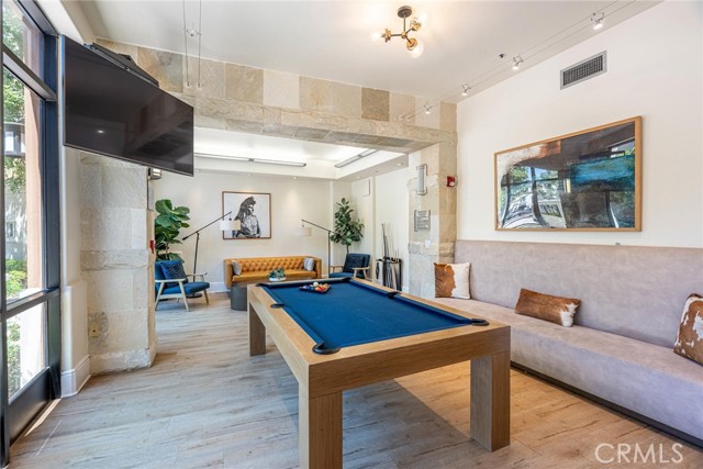 24595 Town Center Drive, Valencia CA: https://media.crmls.org/medias/f4bae63f-cb43-4ef0-92a2-759d30221a6d.jpg