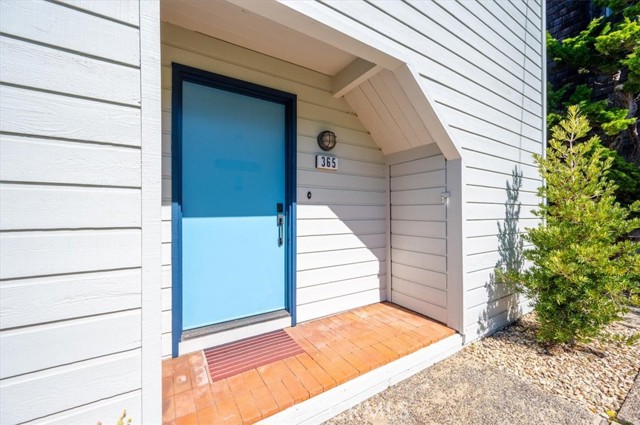 Detail Gallery Image 4 of 64 For 365 Bristol Street, Cambria,  CA 93428 - 3 Beds | 2/1 Baths