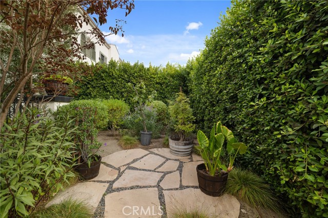 Detail Gallery Image 31 of 39 For 211 S Berendo St #3,  Los Angeles,  CA 90004 - 1 Beds | 1 Baths