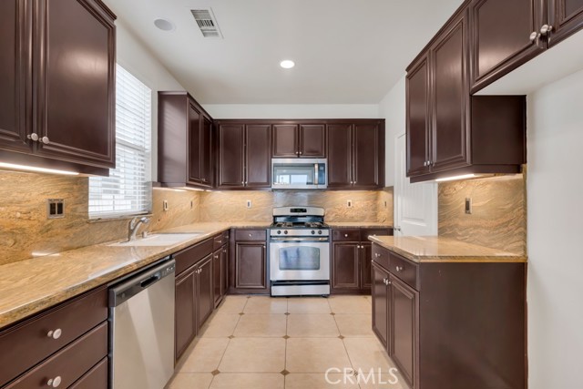 20212 Pienza Lane, Porter Ranch CA: https://media.crmls.org/medias/f4bf1a53-6bb0-4a6a-920c-2af78a21fa48.jpg