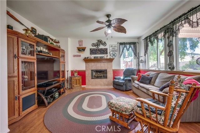 3828 Agave Court, Perris CA: https://media.crmls.org/medias/f4bf7094-d8e7-446d-9f08-221b9c267eae.jpg