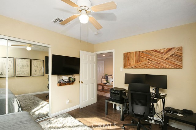 Detail Gallery Image 14 of 41 For 5024 N Bentree Cir, Long Beach,  CA 90807 - 4 Beds | 2 Baths