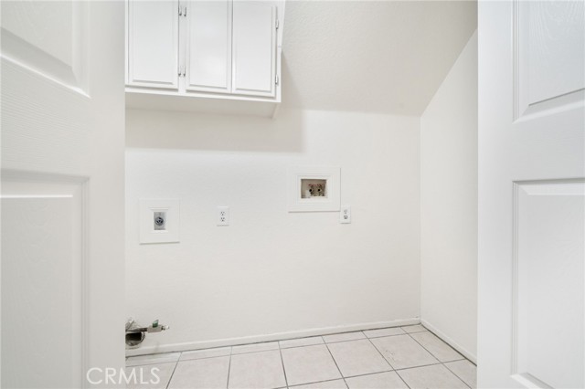 Detail Gallery Image 15 of 31 For 15642 Coventry Ln, Fontana,  CA 92337 - 3 Beds | 2/1 Baths