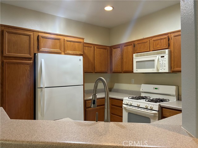 Detail Gallery Image 4 of 15 For 26368 Arboretum Way Ca, Murrieta,  CA 92562 - 2 Beds | 2 Baths