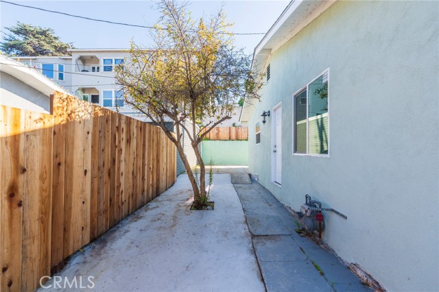 Detail Gallery Image 33 of 35 For 1680 S Rimpau Bld, Los Angeles,  CA 90019 - 2 Beds | 2 Baths