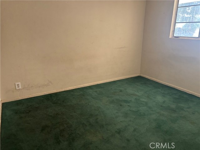 9001 KESTER AVE, Panorama City CA: https://media.crmls.org/medias/f4c434b0-a473-434c-accb-025775597d8a.jpg