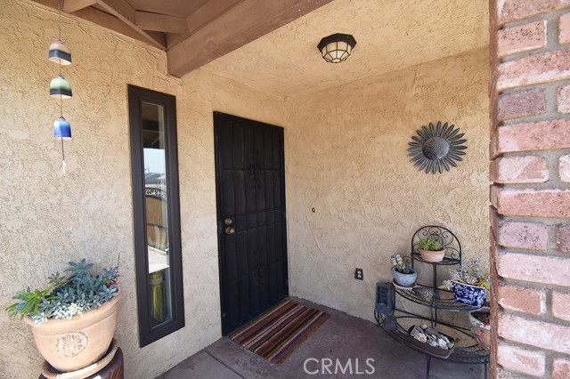Detail Gallery Image 4 of 39 For 16440 Eucalyptus St, Hesperia,  CA 92345 - 3 Beds | 2 Baths