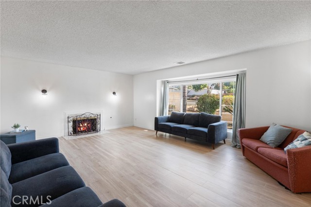 Detail Gallery Image 5 of 41 For 5950 Argyle, San Bernardino,  CA 92404 - 3 Beds | 3 Baths