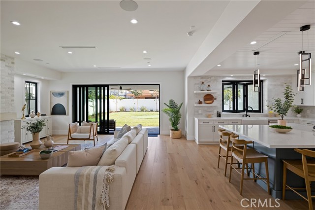 Detail Gallery Image 38 of 75 For 1820 9th St, Manhattan Beach,  CA 90266 - 6 Beds | 6/1 Baths