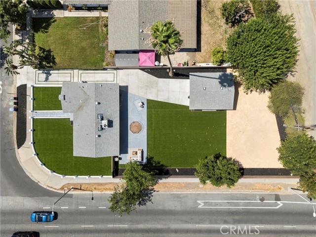 23701 Sylvan Street, Woodland Hills CA: https://media.crmls.org/medias/f4c4dd48-4670-4881-b238-9b2a1c1d69ae.jpg