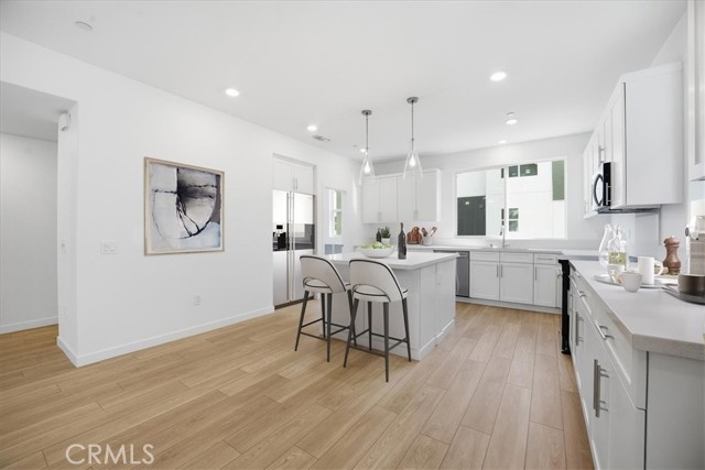 Detail Gallery Image 9 of 50 For 27315 Bear Creek Ln, Valencia,  CA 91381 - 4 Beds | 3/1 Baths